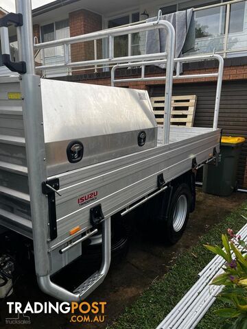 2023 ISUZU NPR Tradepack- hardly used!