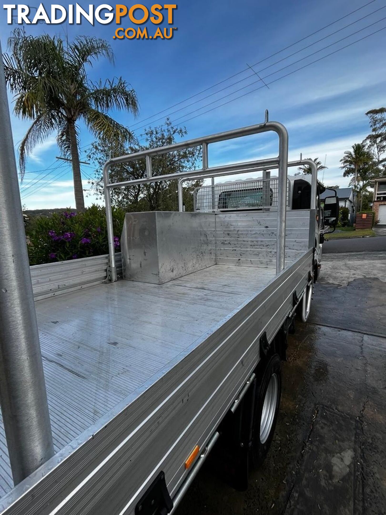 2023 ISUZU NPR Tradepack- hardly used!