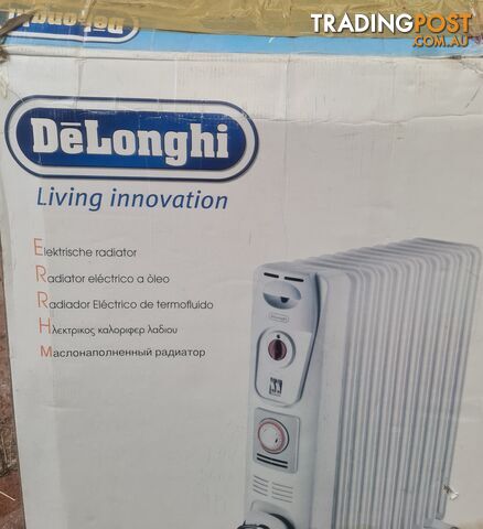 DeLonghi Oil Column Heater 2400W with Timer, White