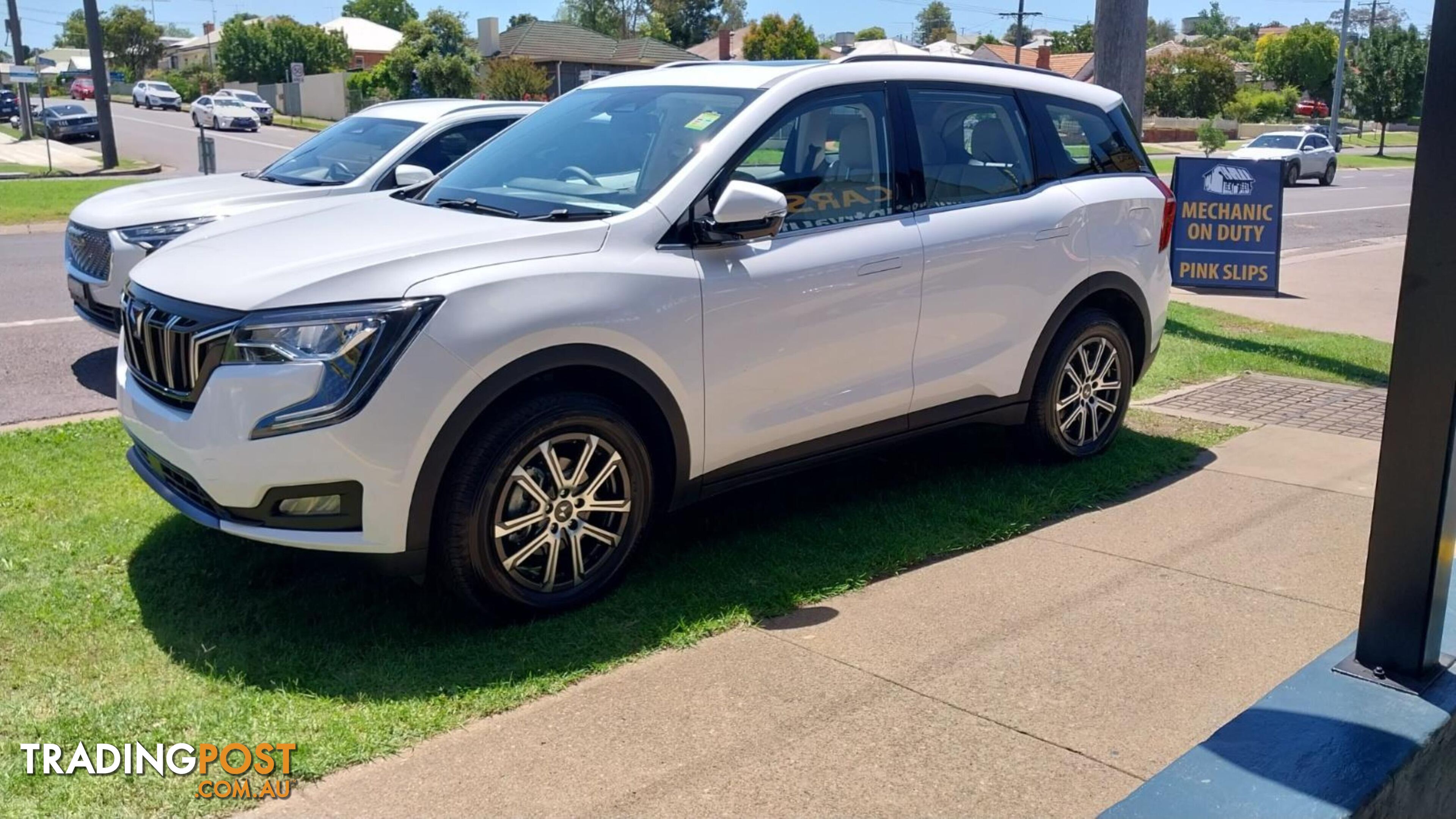 2023 MAHINDRA XUV700  AX7L WAGON