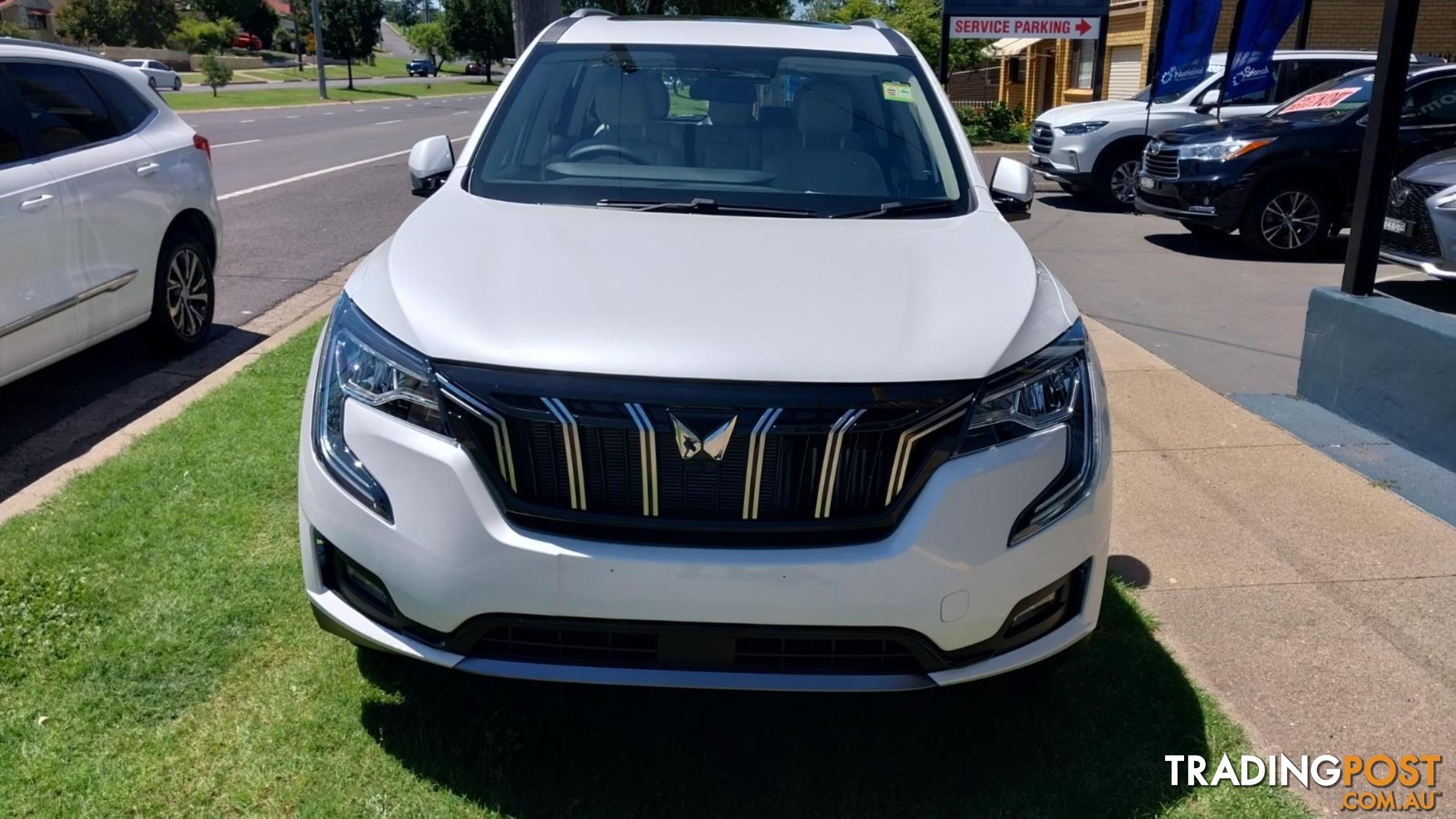 2023 MAHINDRA XUV700  AX7L WAGON