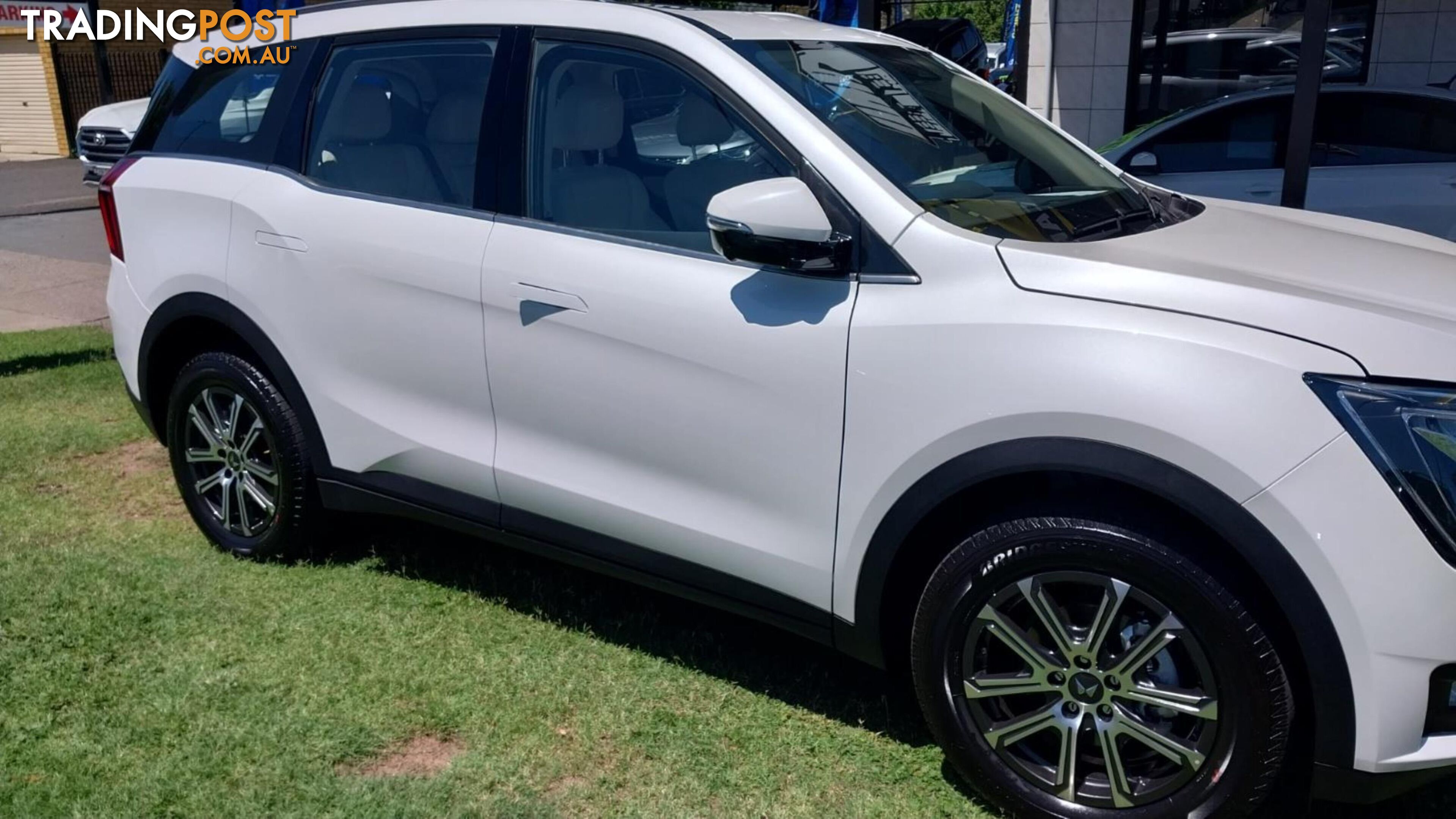 2023 MAHINDRA XUV700  AX7L WAGON