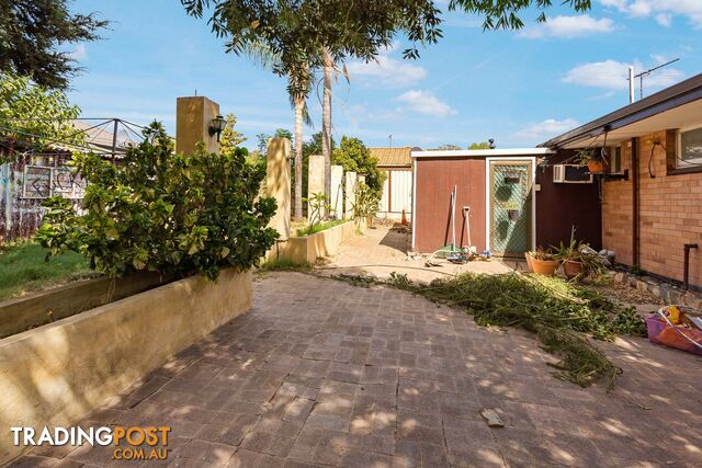 24 Fremantle Road GOSNELLS WA 6110