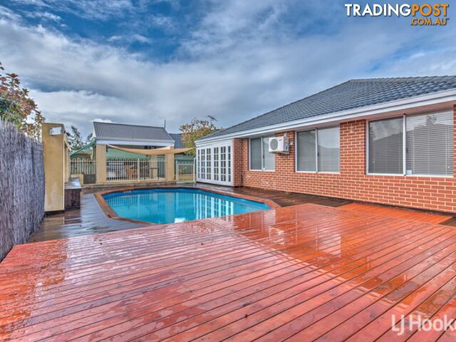 15 Merlin Way WATTLE GROVE WA 6107