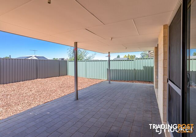 37 Mannikin Way MADDINGTON WA 6109