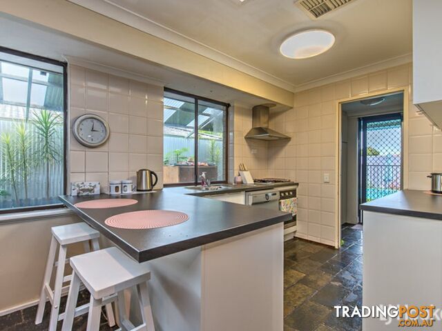 17 Grainger Way THORNLIE WA 6108