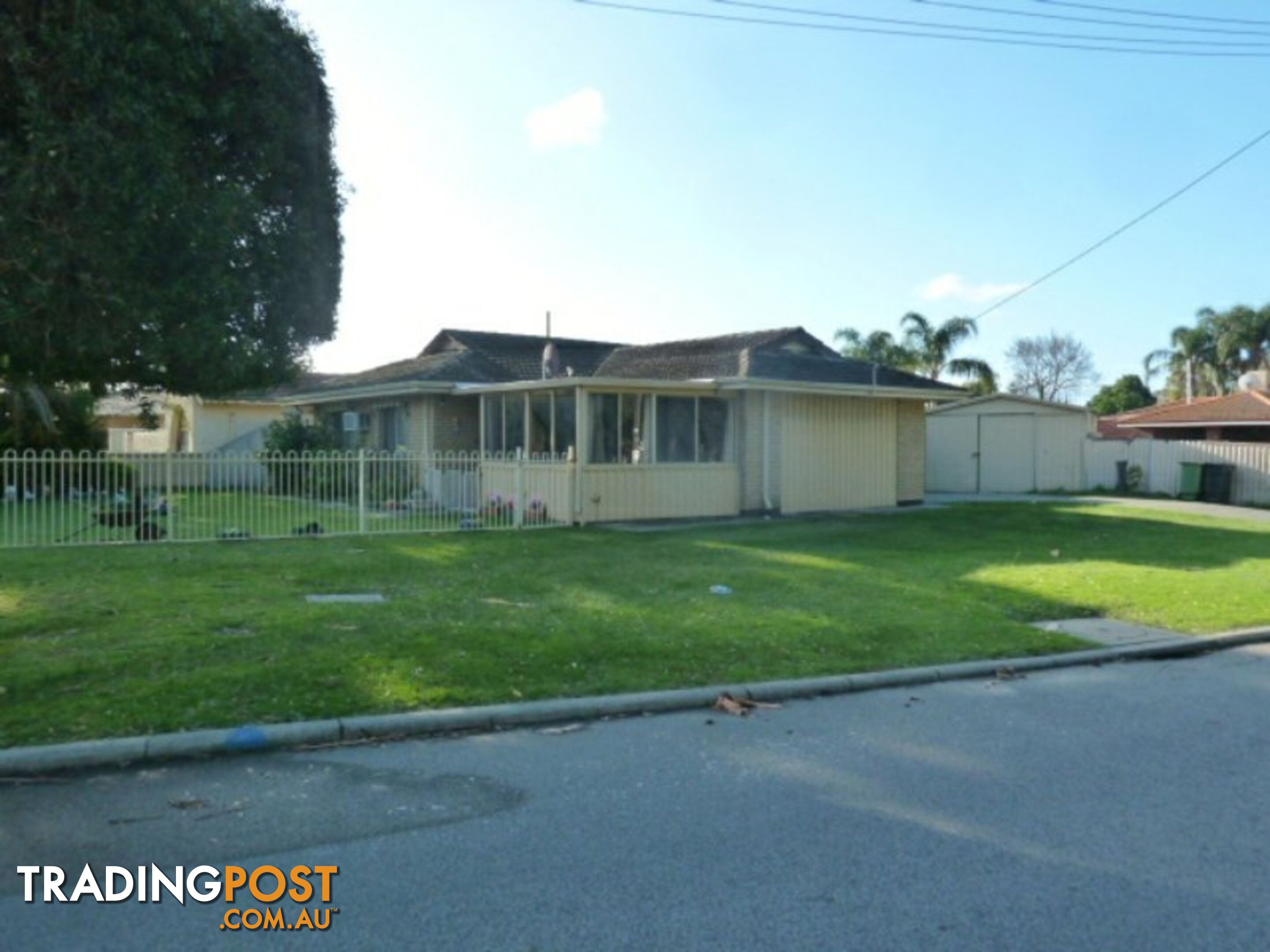 2 Glyndebourne Avenue THORNLIE WA 6108