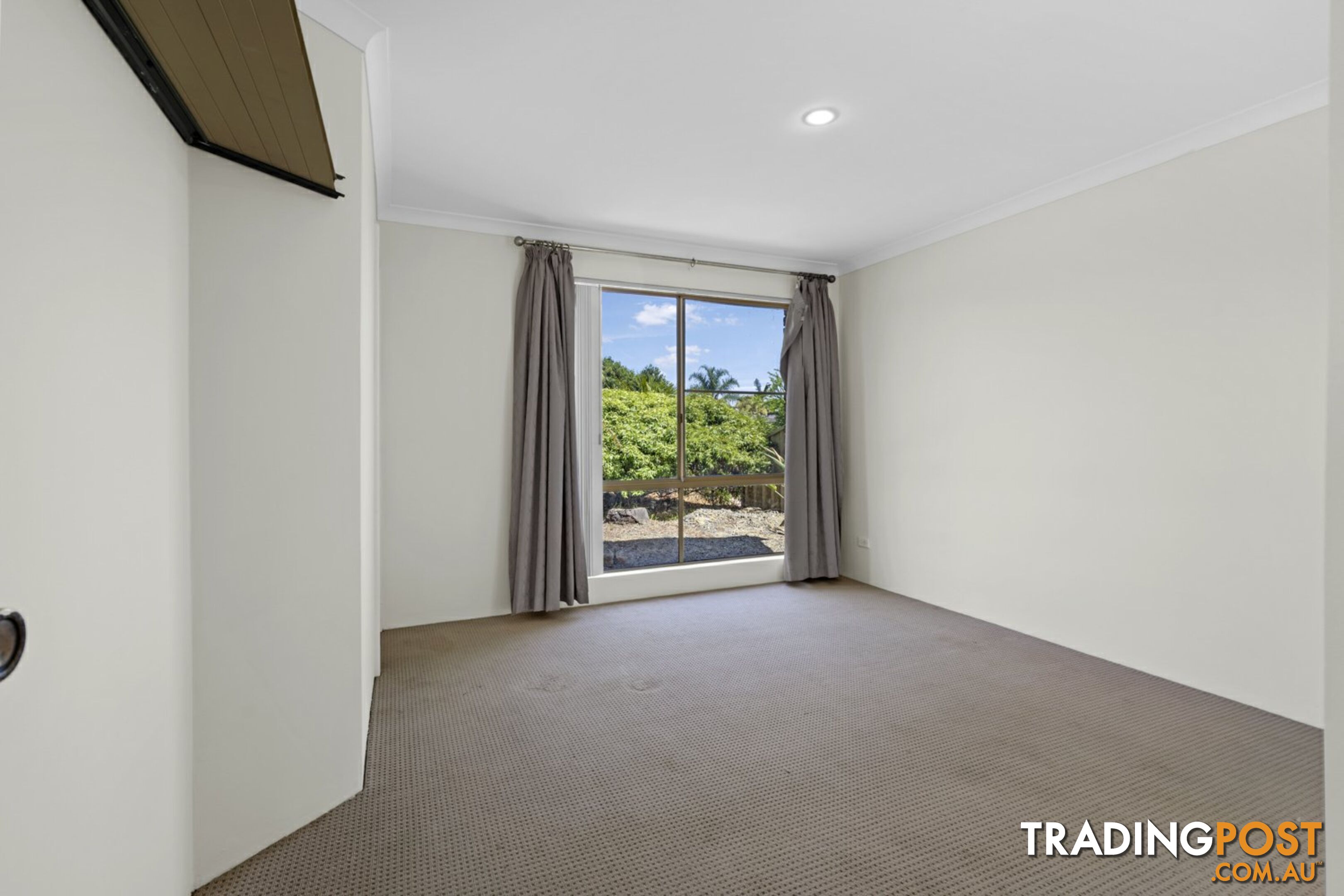 12 Hickory Drive THORNLIE WA 6108