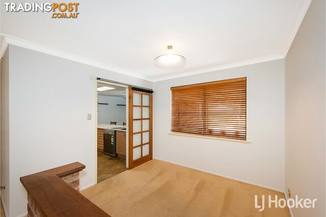 15 Rushbrook Way THORNLIE WA 6108