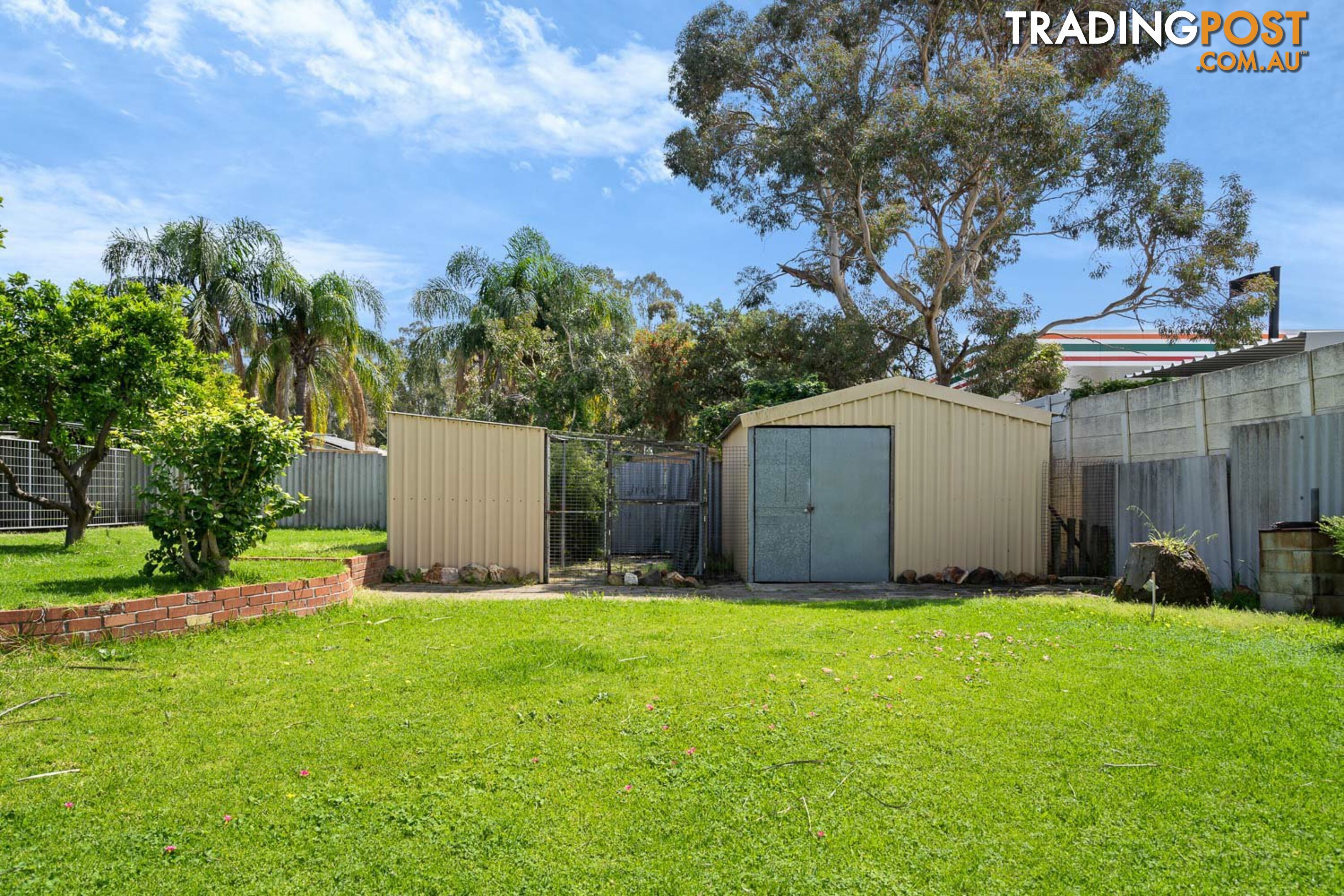 5 Cowan Street MADDINGTON WA 6109