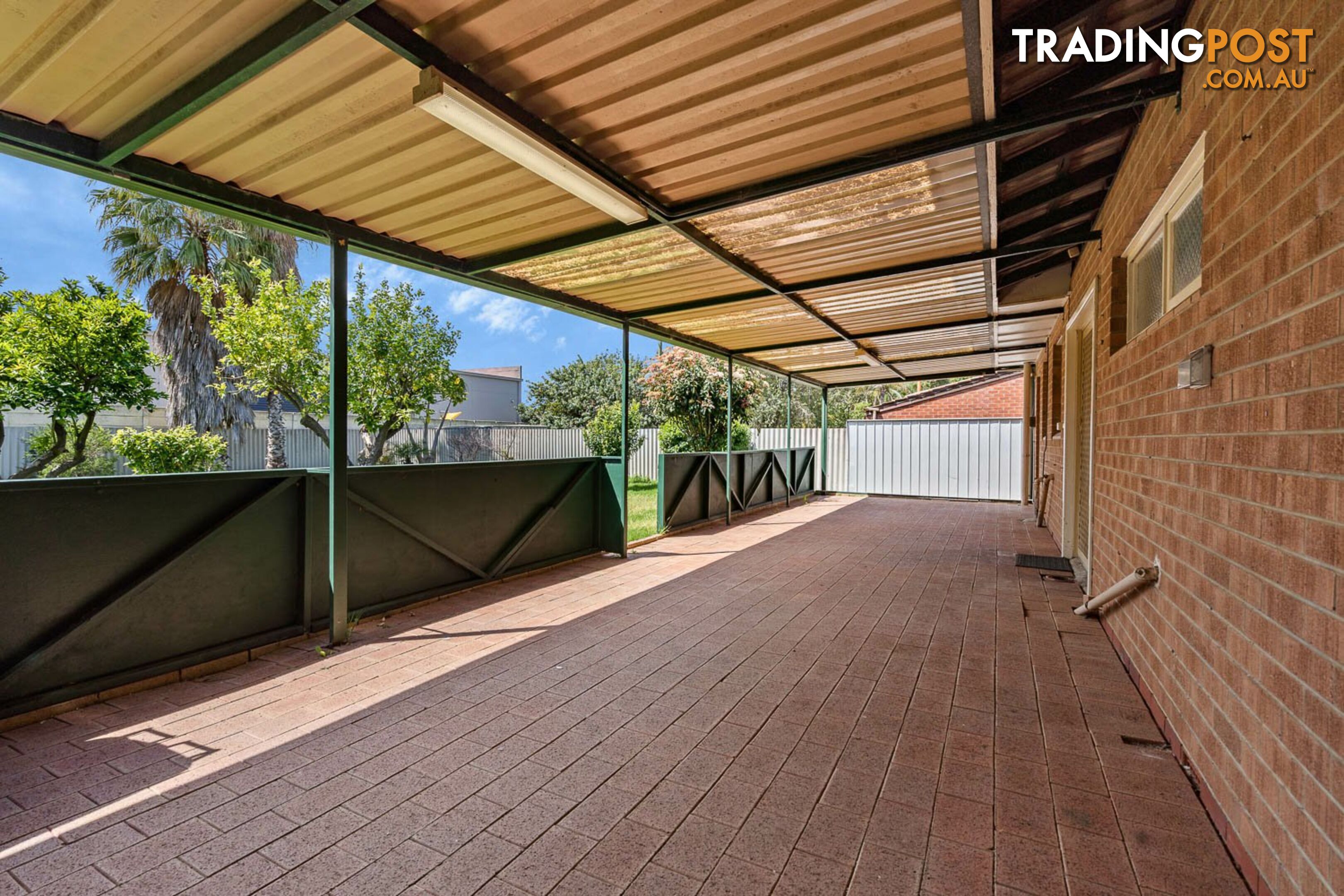 5 Cowan Street MADDINGTON WA 6109