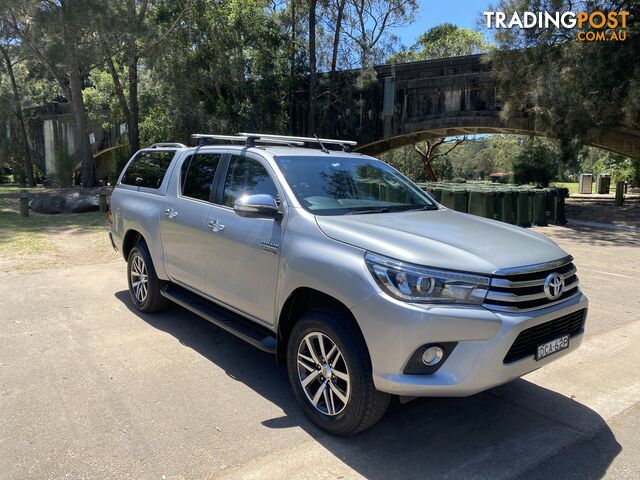 2015 TOYOTA HILUX SR5