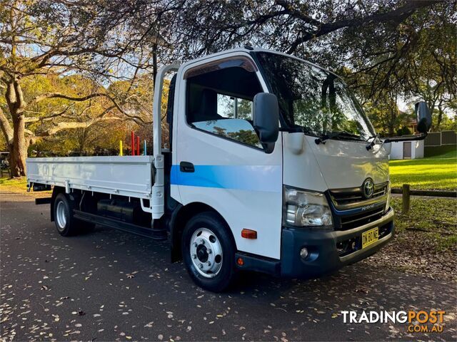 2013 HINO DUTRO TRAY 4.0 LITRE TURBO DIESEL 616 3.0 TONNE