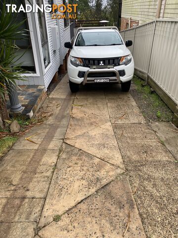 2016 Mitsubishi Triton MQ Ute Manual