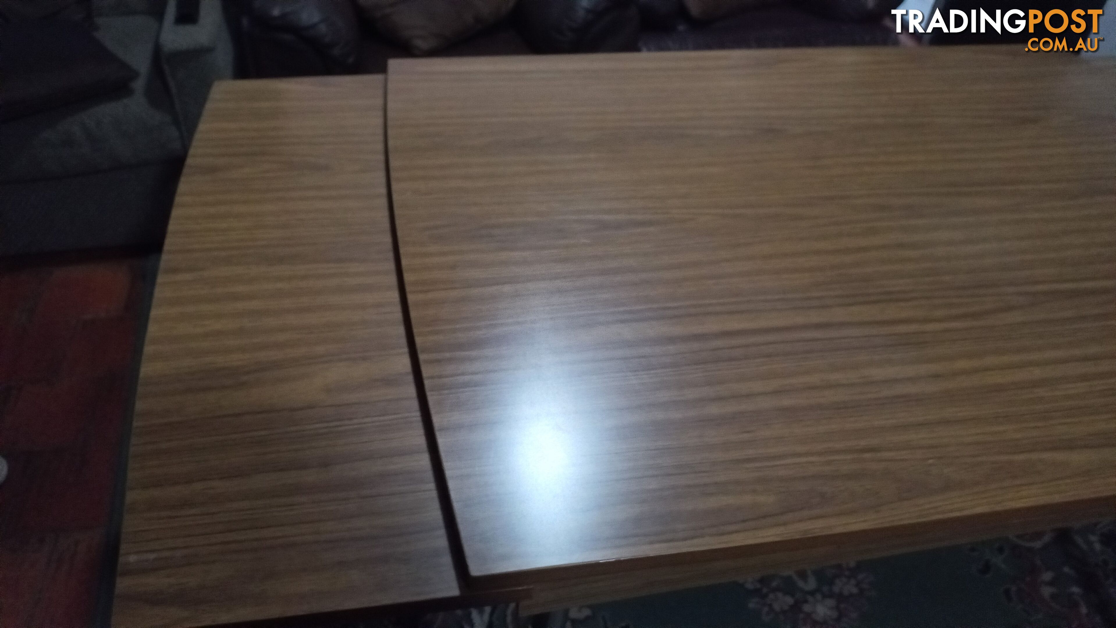 Retro Extendable Dining Room Table