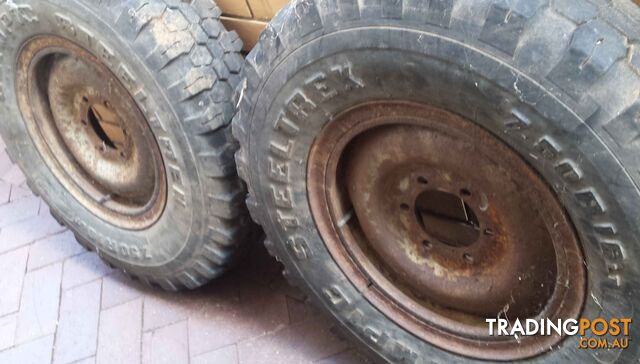 Land Cruiser Split rim wheels