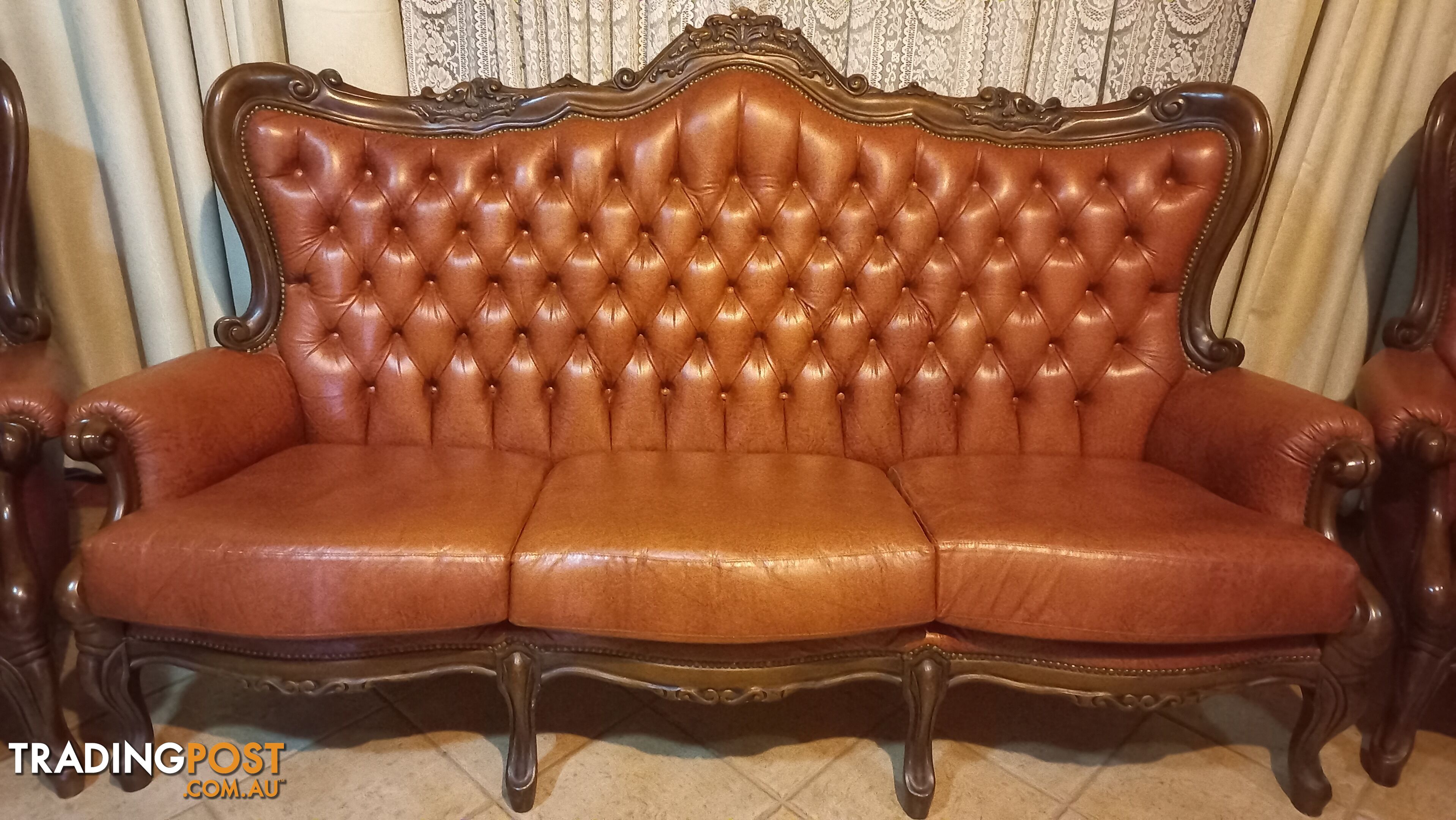 Retro Leather Lounge