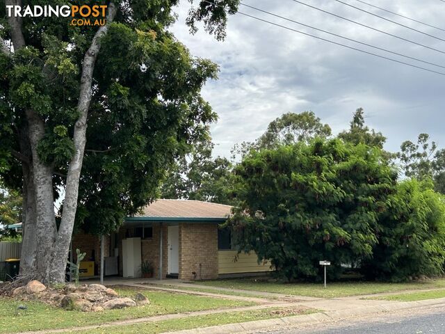 10 Centenary Dr Sth MIDDLEMOUNT QLD 4746