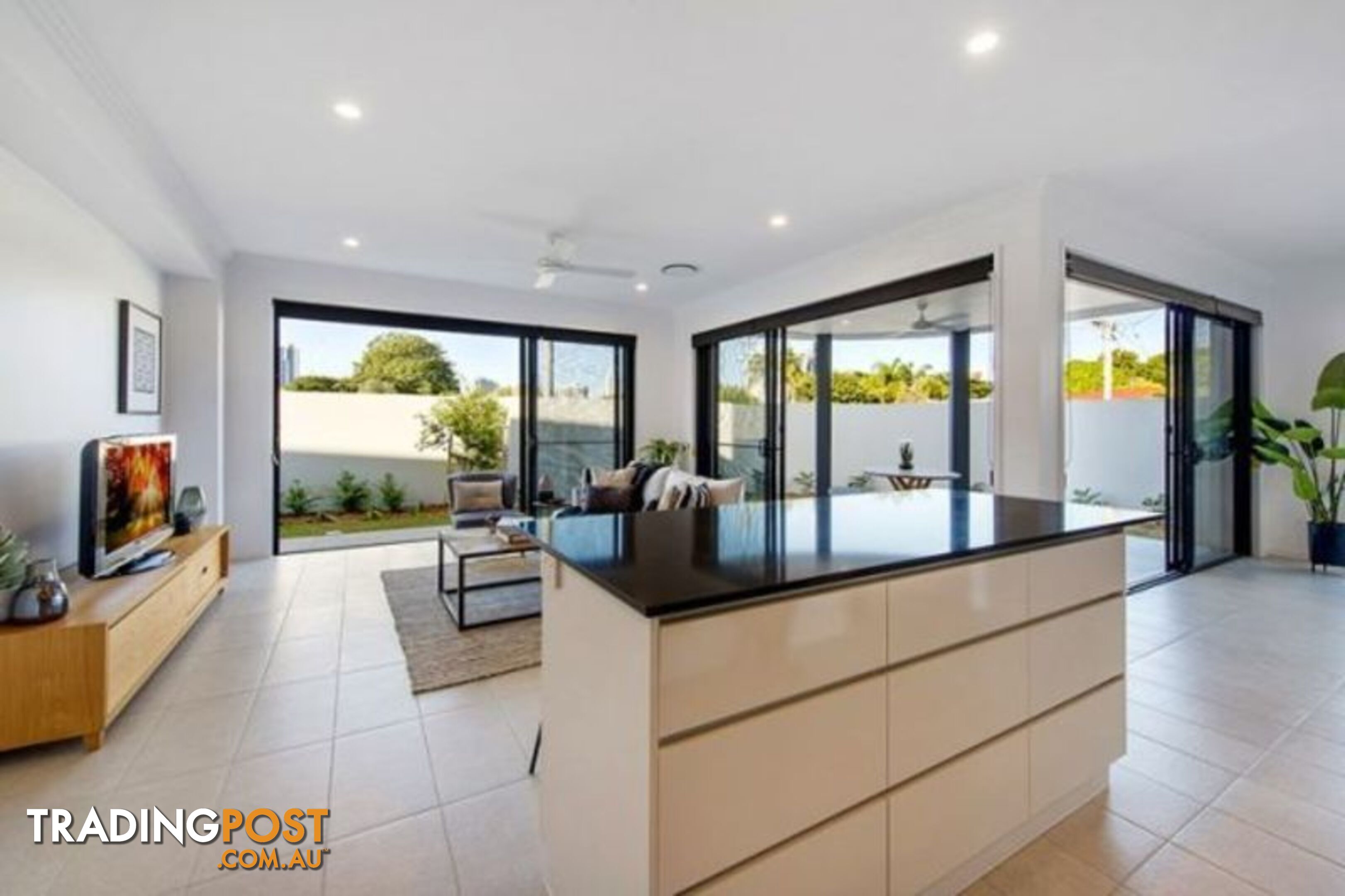 1 2 St Pauls Place ISLE OF CAPRI QLD 4217