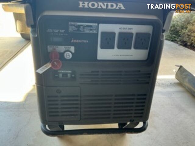 Honda EU70 is generator - as new condition - only 105 hours - photo 5 of 6