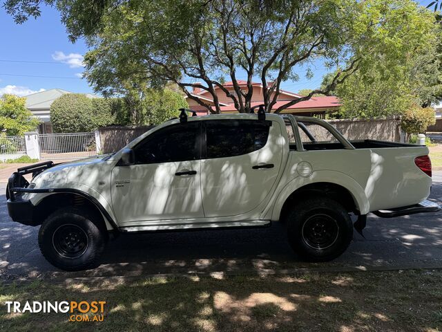 2012 Mitsubishi Triton MN MY12 GL-R Ute Manual