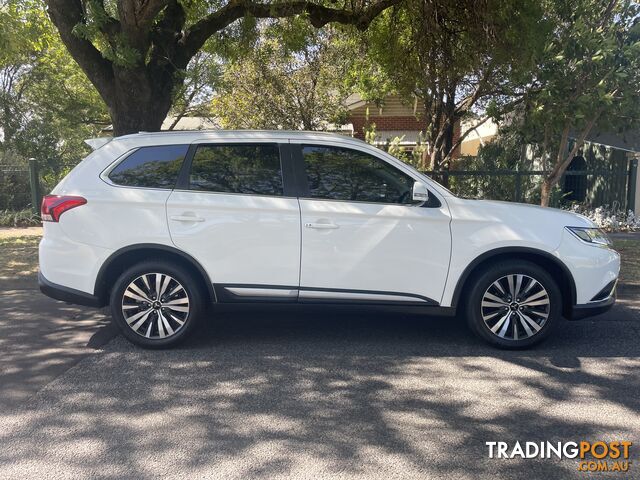 2019 Mitsubishi Outlander SUV Automatic, 7 Seats