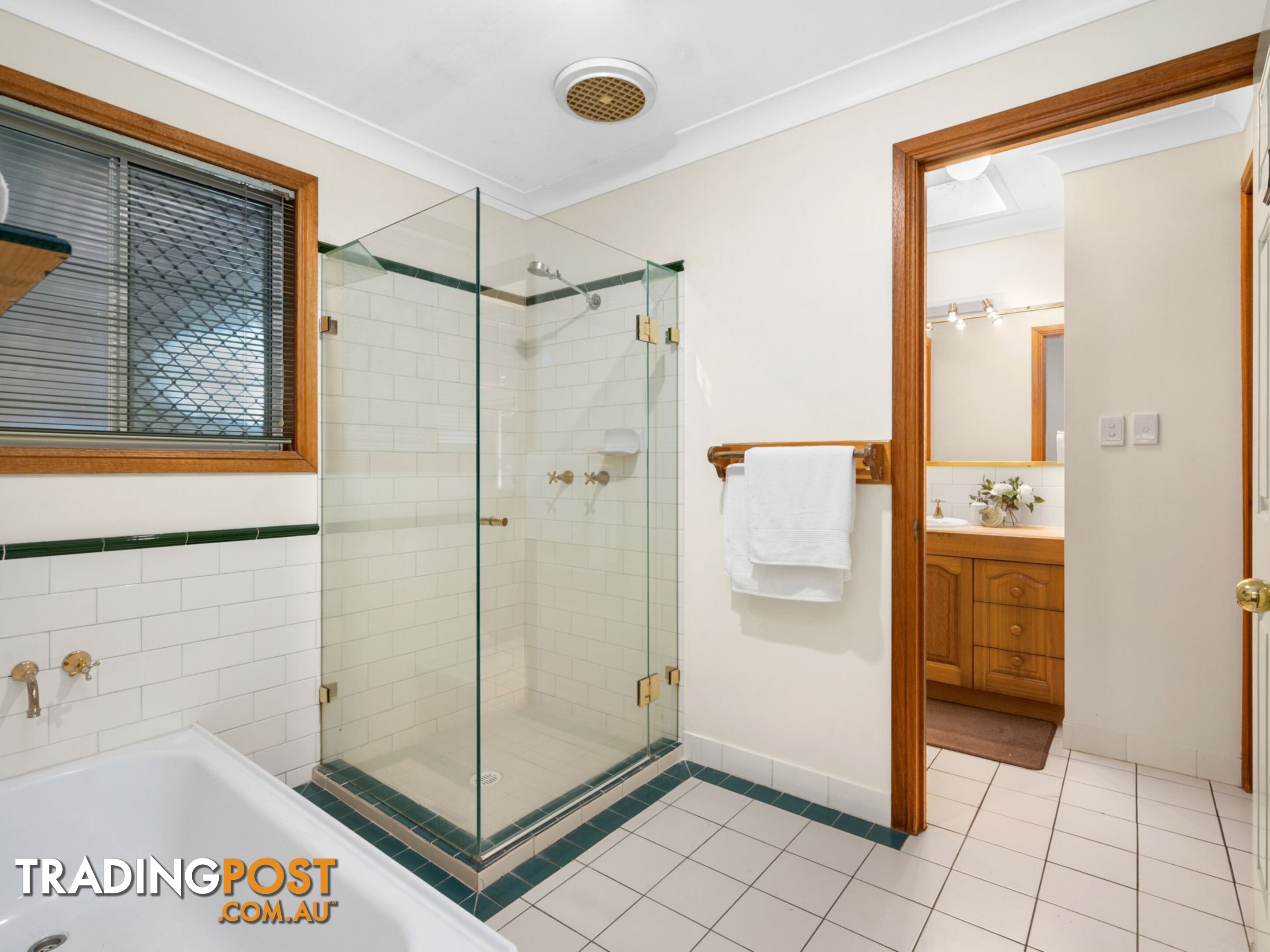 162A Birdwood Road HOLLAND PARK WEST QLD 4121