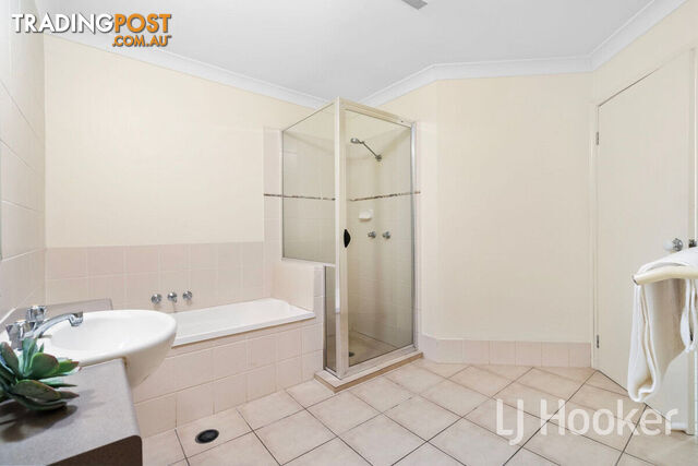 13/12 Collins Street BRASSALL QLD 4305