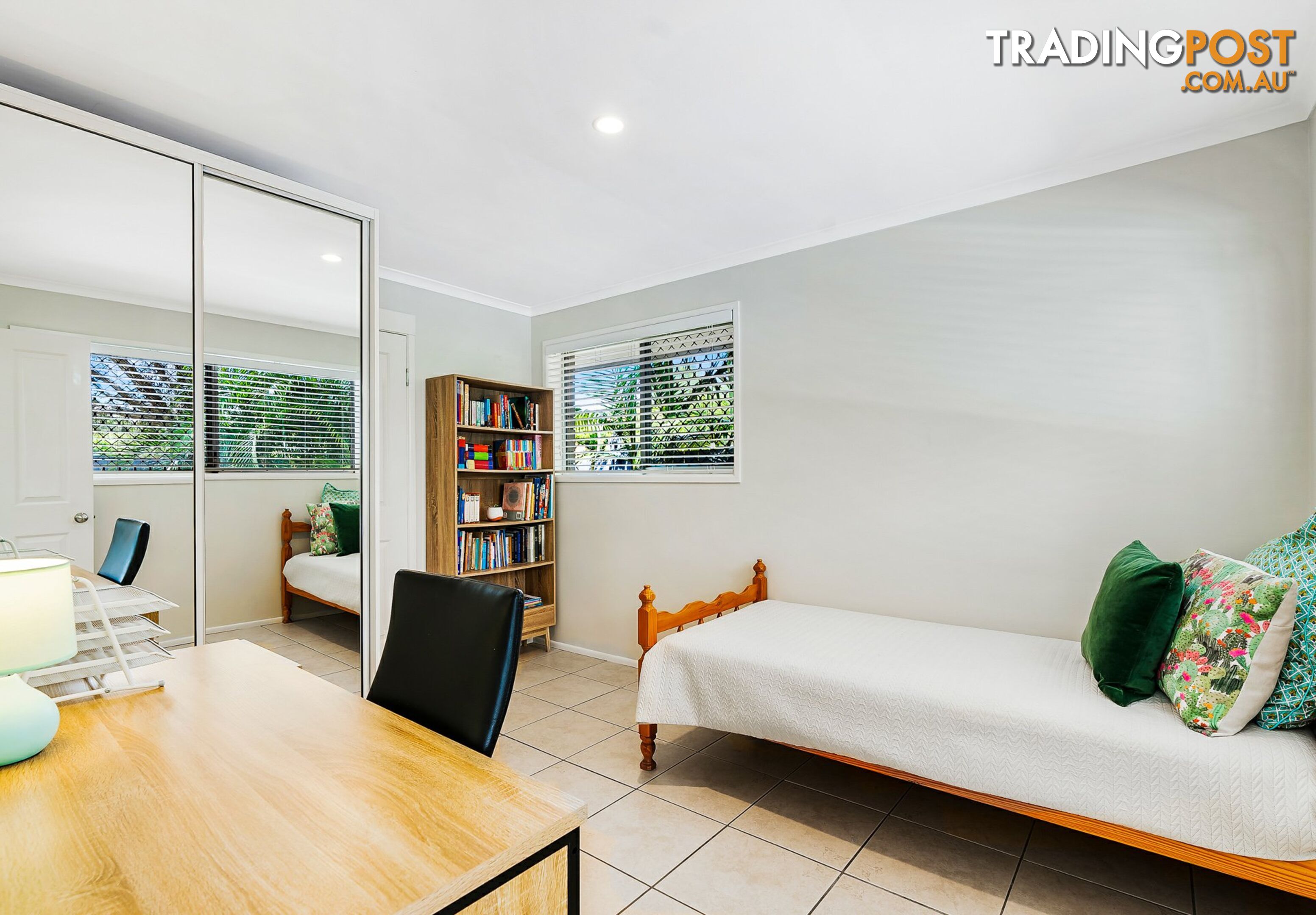 3 Hamel Road HOLLAND PARK WEST QLD 4121