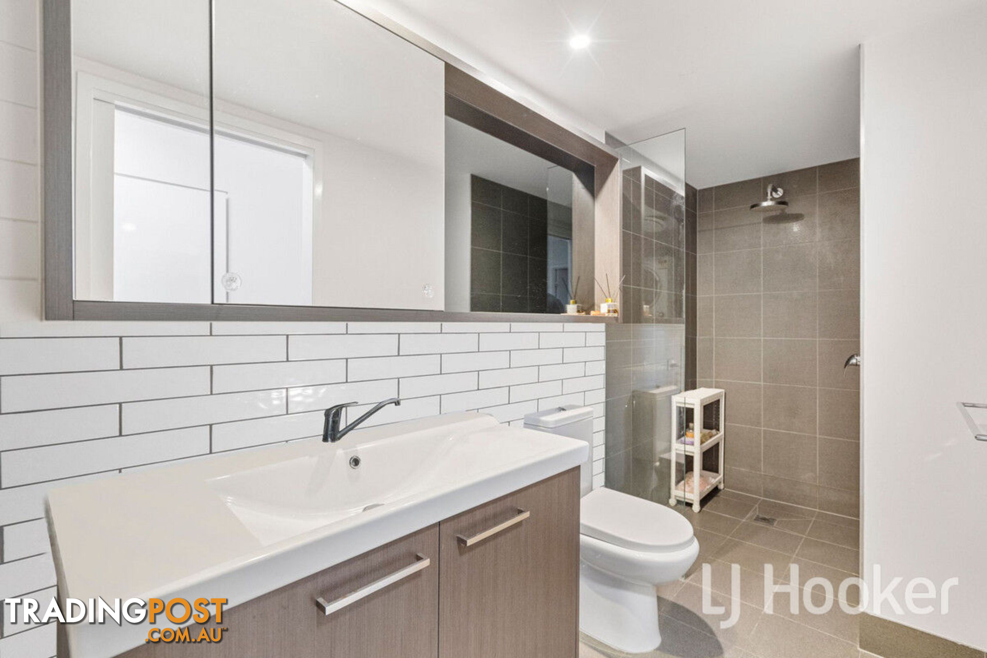 10/17 Carl Street WOOLLOONGABBA QLD 4102