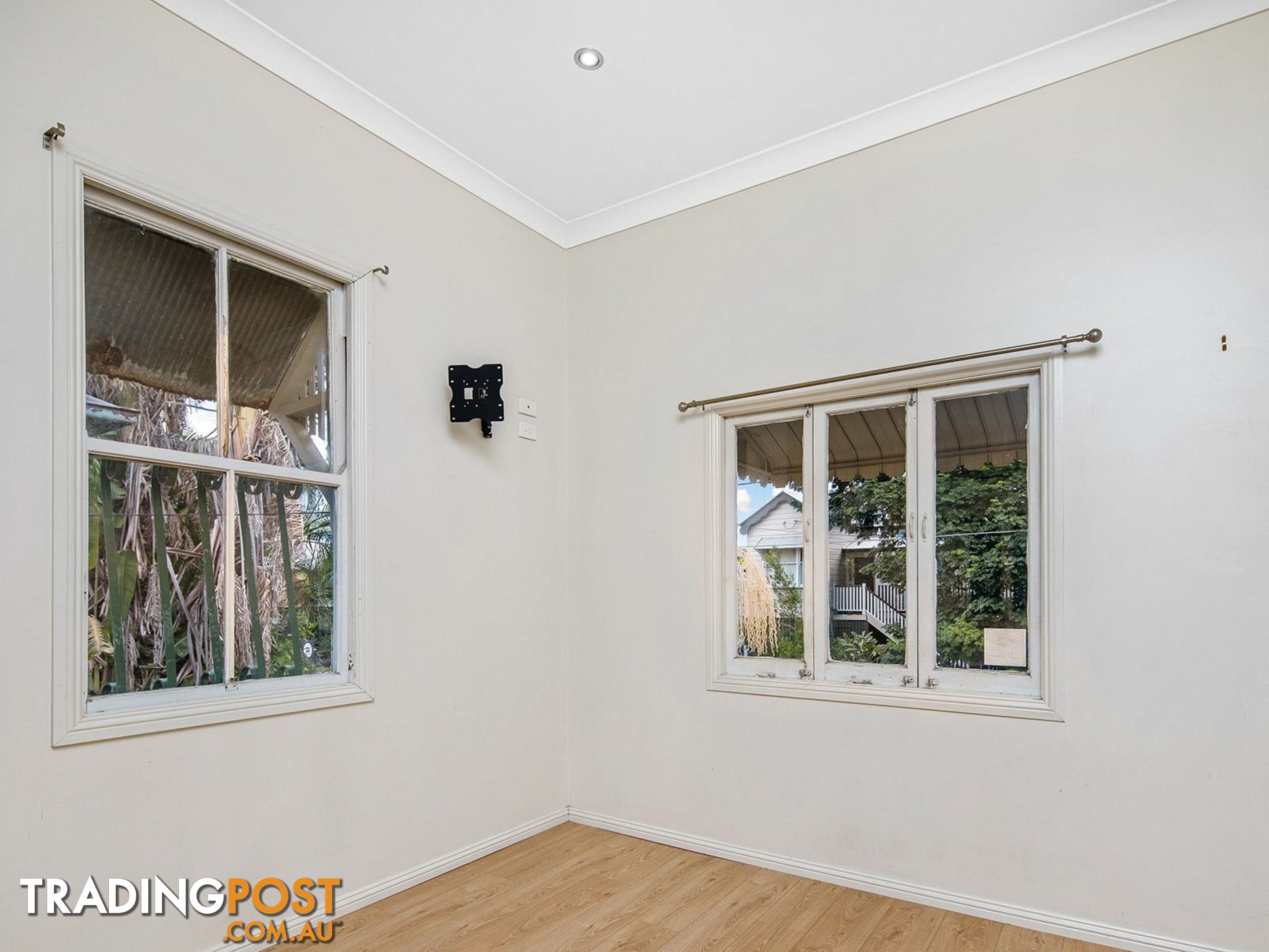 16 Flower Street WOOLLOONGABBA QLD 4102