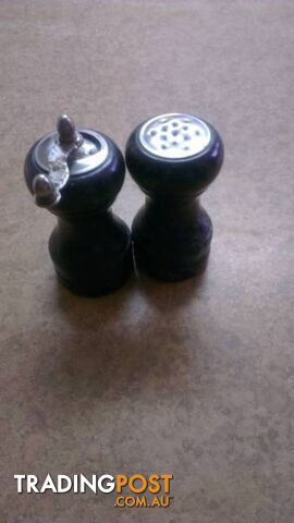 Salt And Pepper Grinder - Oil and Vinegar Glass Container - photo 3 of 4