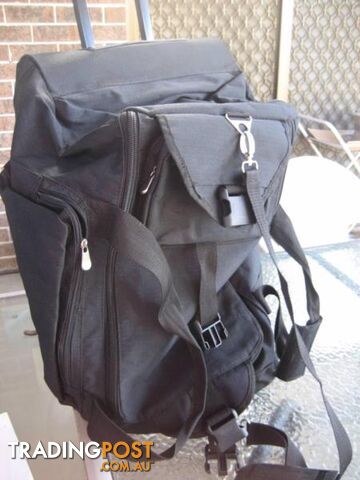 Rolling Upright Duffel Bag with Many Pockets - photo 5 of 5