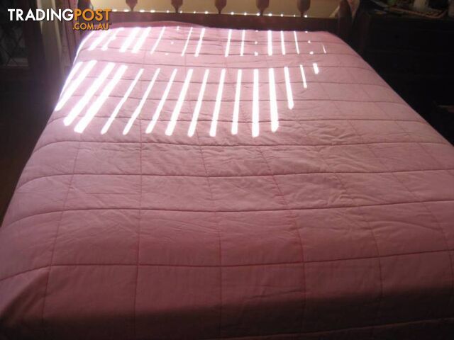 ELEGANT SATIN PINK QUILTED BED COVER - Bedspread -