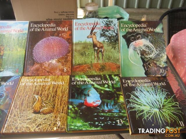 Children's Encyclopaedia - the Animal World - 21 VOL