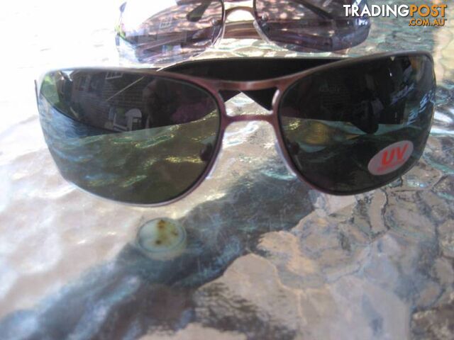 6 Sunglasses - photo 3 of 4