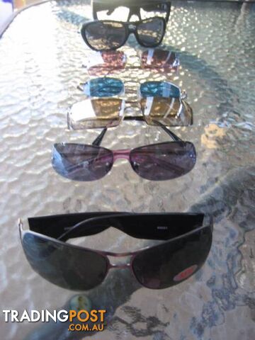 6 Sunglasses - photo 2 of 4
