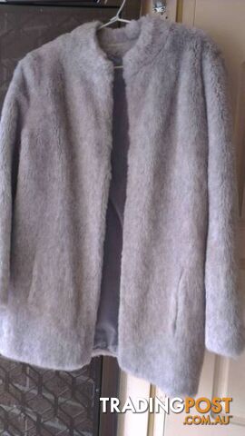 RETRO 1960/70 SOFT GREY FAUX FUR WOMENS JACKET BY OTEX - photo 3 of 9