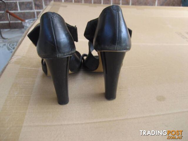 GLAMOUR PUSS women leather black shoes size 8 1/2 - photo 3 of 3