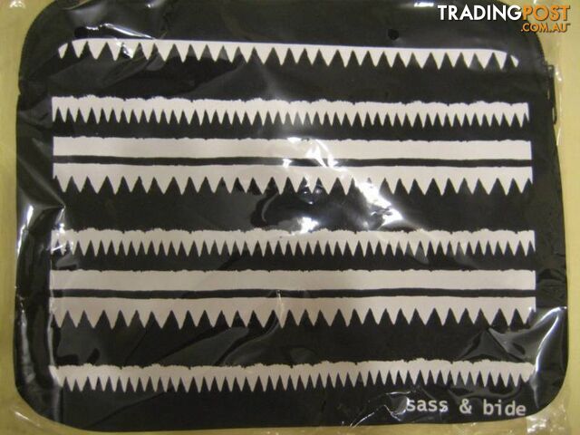 2 New Sass And Bide Clutch/ Tablet Cover - photo 3 of 5
