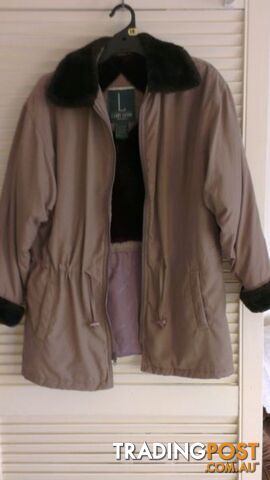 Women's Buffer Coat -Hght Quality LARRY LEVINE Microfibre - photo 3 of 4