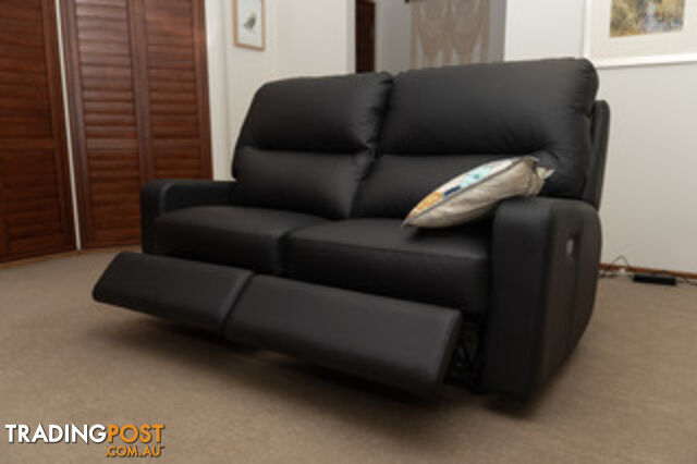 GARSTONE 2.5 SEAT BLACK LEATHER RECLINER SOFA