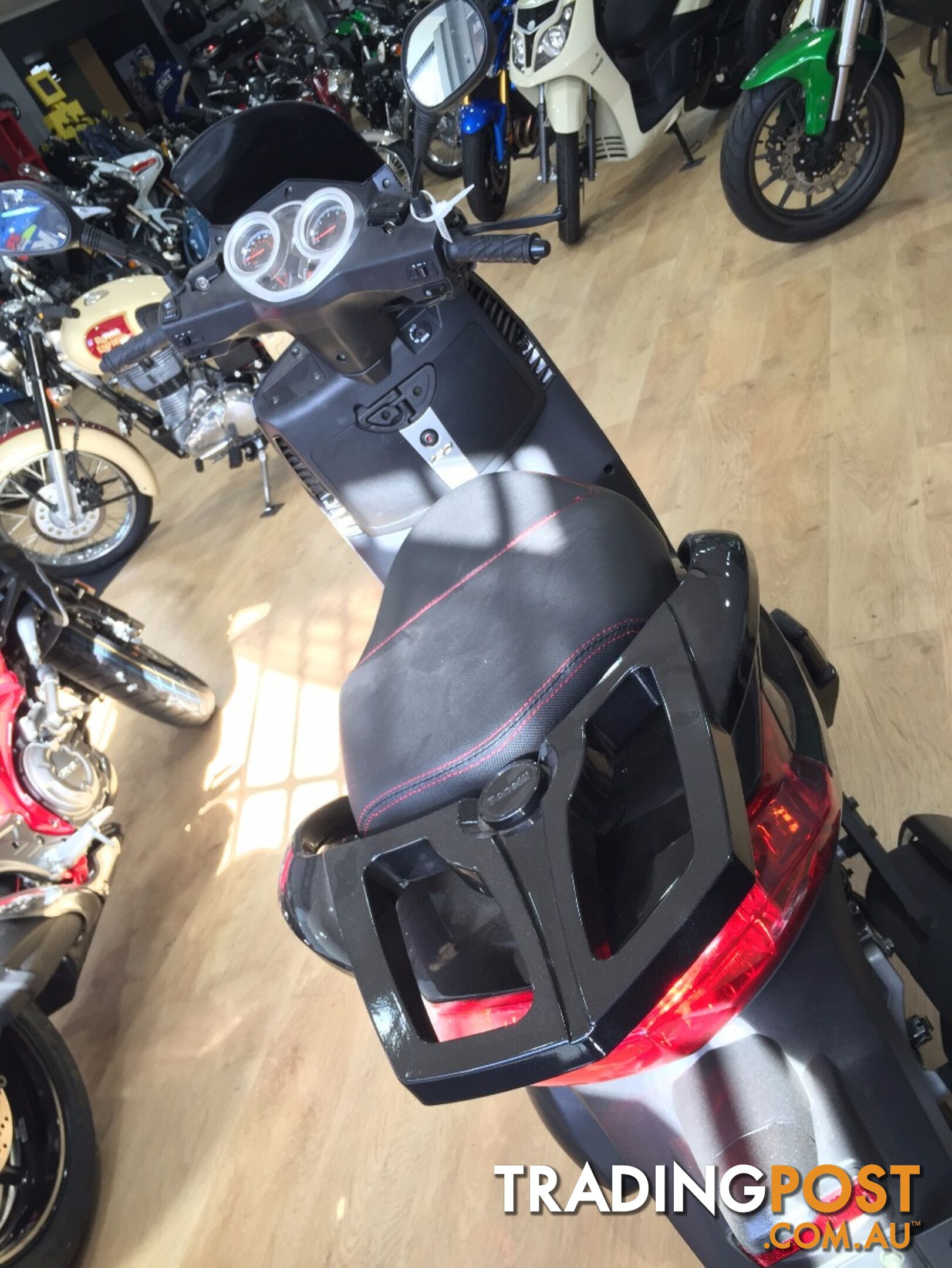 2015 BENELLI CAFFENERO 150CC SCOOTER