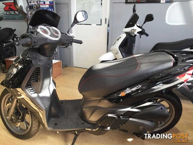 2015 BENELLI CAFFENERO 150CC SCOOTER