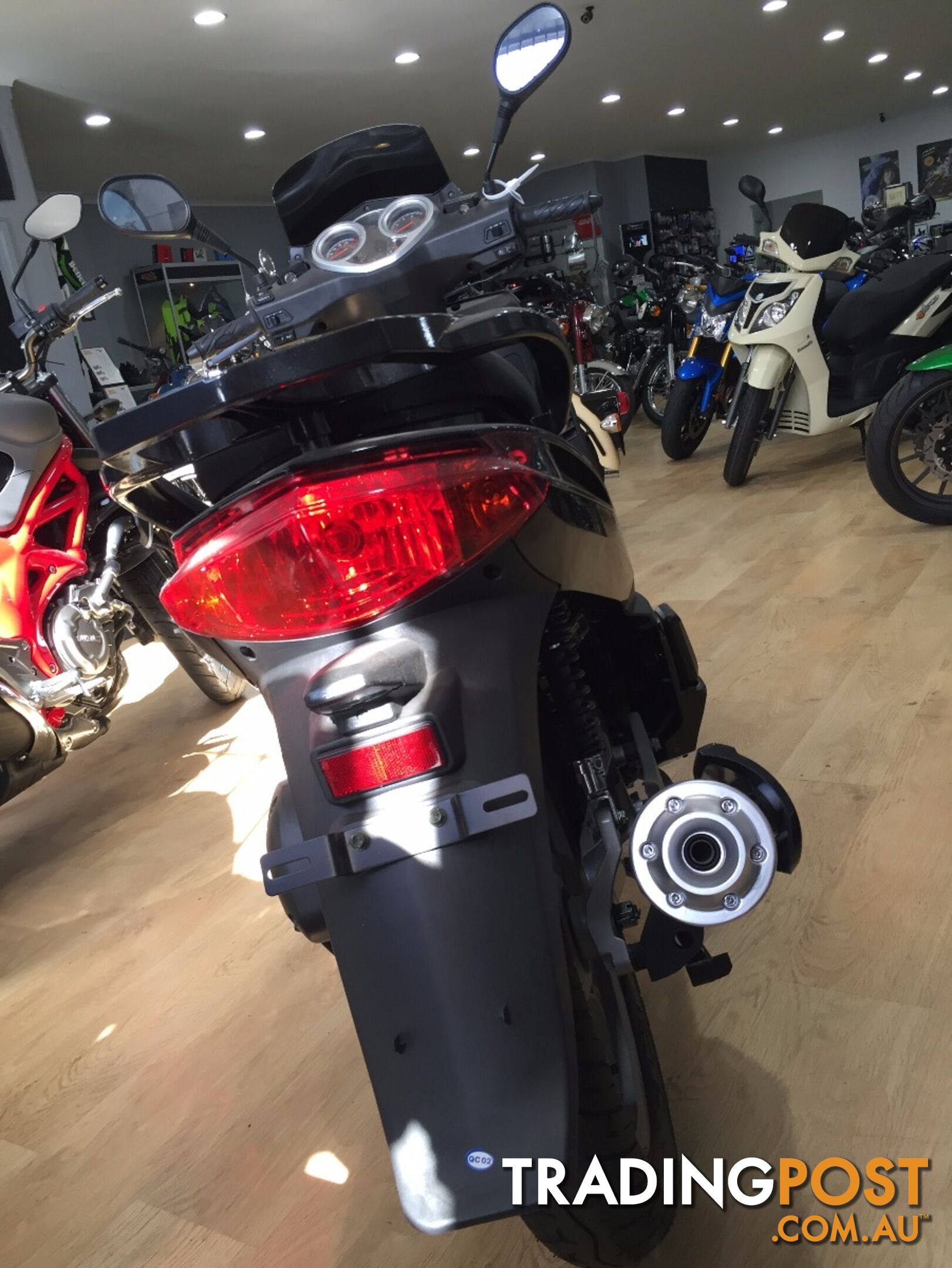 2015 BENELLI CAFFENERO 150CC SCOOTER