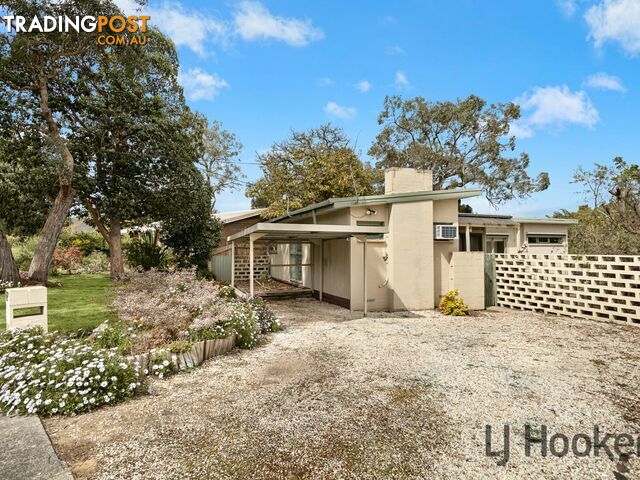 16 McComb Crescent BAYSWATER VIC 3153