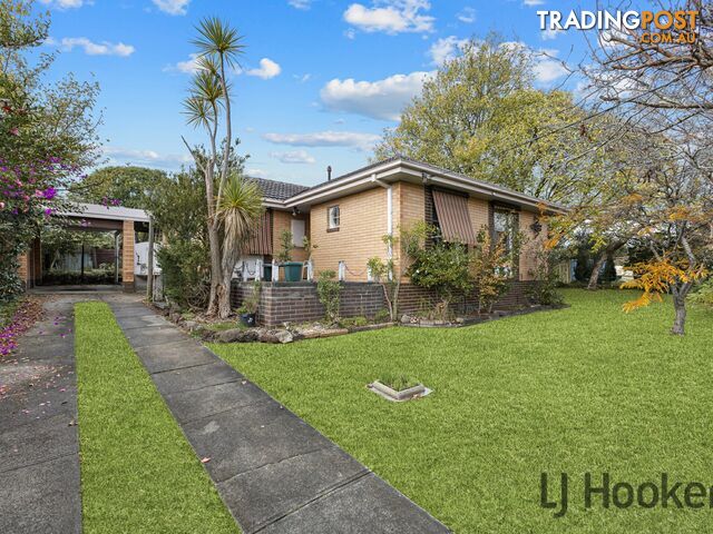17 Moira Avenue FERNTREE GULLY VIC 3156 - photo 2 of 13