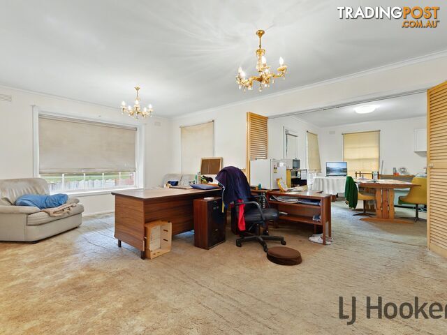 17 Moira Avenue FERNTREE GULLY VIC 3156 - photo 3 of 13