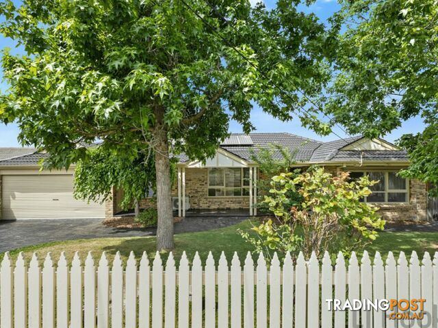 16 Yarran Grove BAYSWATER VIC 3153