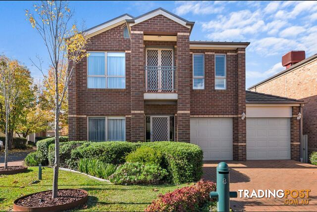 8 Watling Grove FERNTREE GULLY VIC 3156